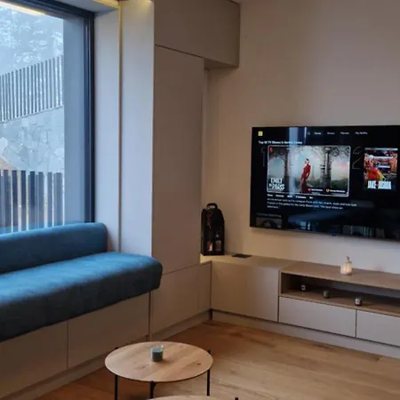 Eleven Twelve Apartman *