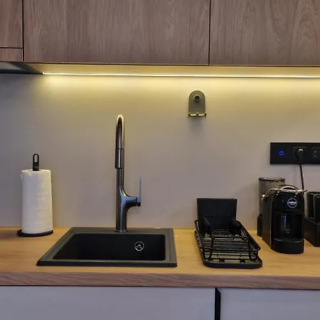 Eleven Twelve Apartman Divcibare