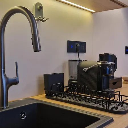 Eleven Twelve Apartman