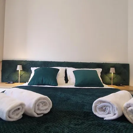 Eleven Twelve Apartman *