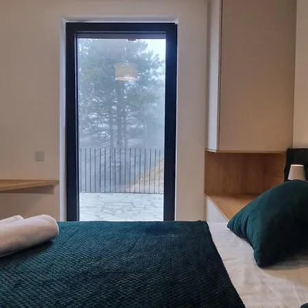 Eleven Twelve Divcibare