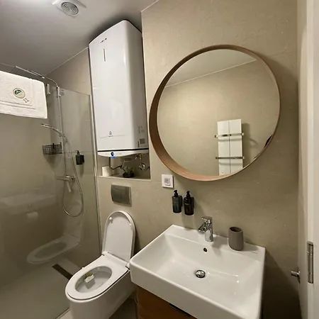 Eleven Twelve Apartman *