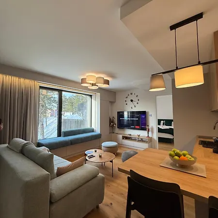 Eleven Twelve * Divcibare