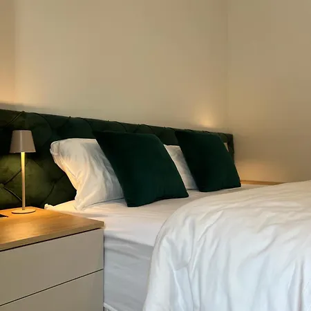 Eleven Twelve Apartman