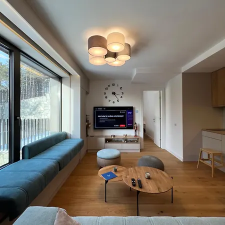 Eleven Twelve Apartman *