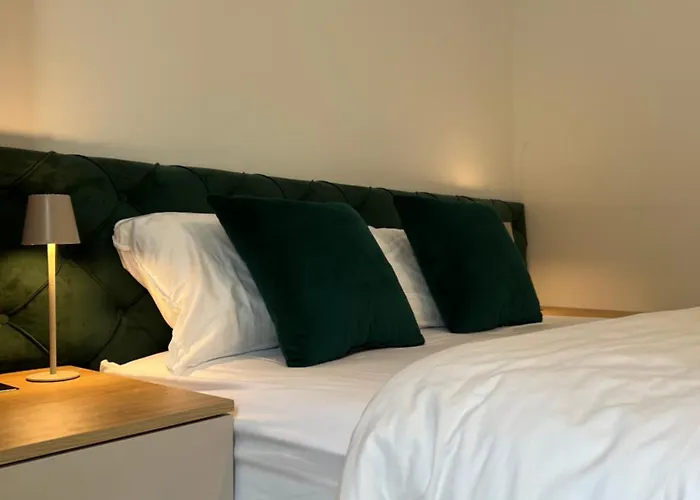 Eleven Twelve 아파트